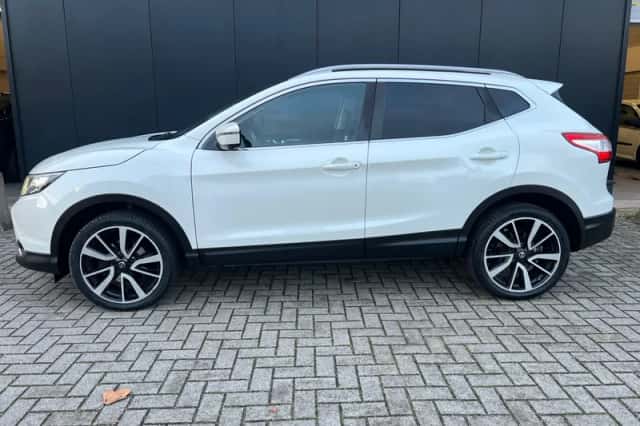 Nissan Qashqai (2016) thumbnail 2