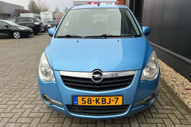 Opel Agila (2009) thumbnail 5