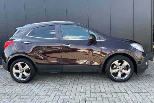 Opel Mokka (2012) thumbnail 3
