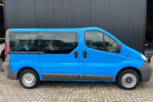 Opel Vivaro (2008) thumbnail 3