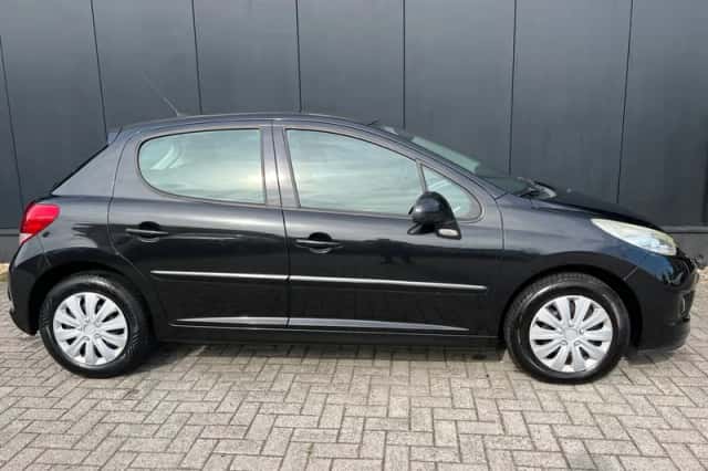 Peugeot 207 (2010) thumbnail 3