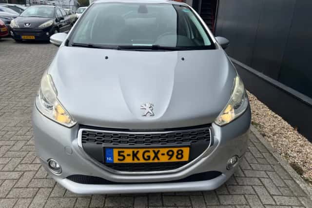 Peugeot 208 (2013) thumbnail 4
