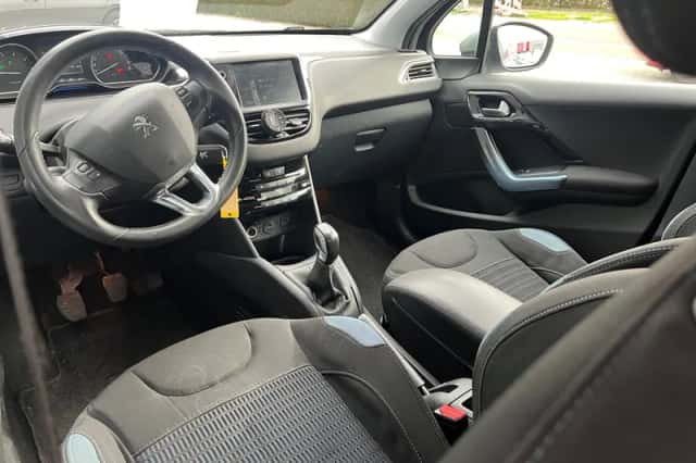 Peugeot 208 (2013) thumbnail 6