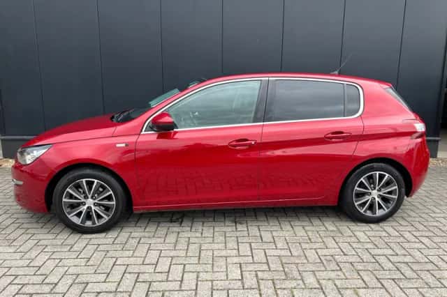 Peugeot 308 (2015) thumbnail 2