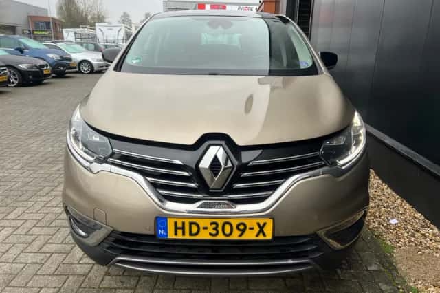 Renault Espace (2015) thumbnail 4