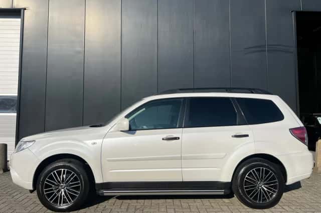 Subaru Forester (2012) thumbnail 2