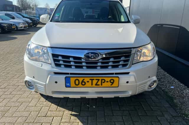 Subaru Forester (2012) thumbnail 4