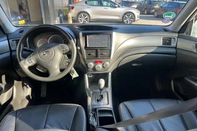Subaru Forester (2012) thumbnail 6