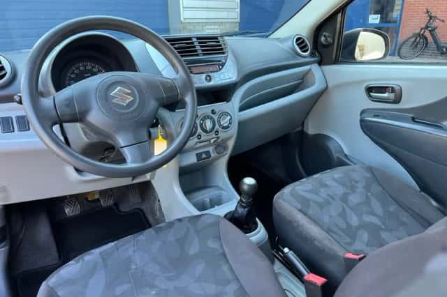 Suzuki Alto (2011) thumbnail 6