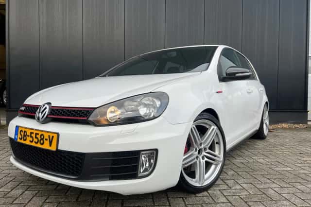 Volkswagen Golf (2010) thumbnail 1