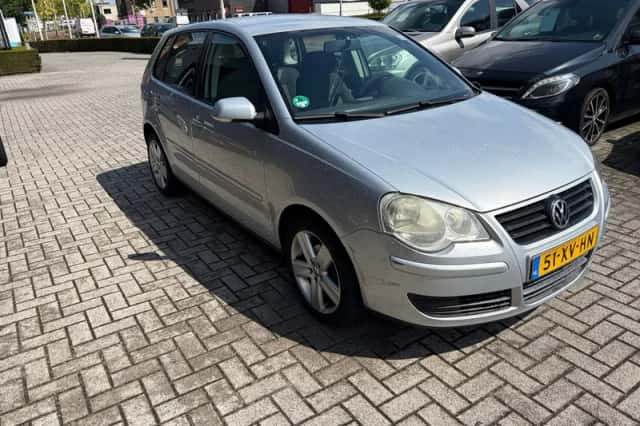 Volkswagen Polo (2007) thumbnail 2