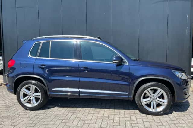 Volkswagen Tiguan (2015) thumbnail 3