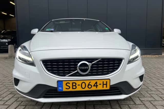 Volvo V40 (2018) thumbnail 4