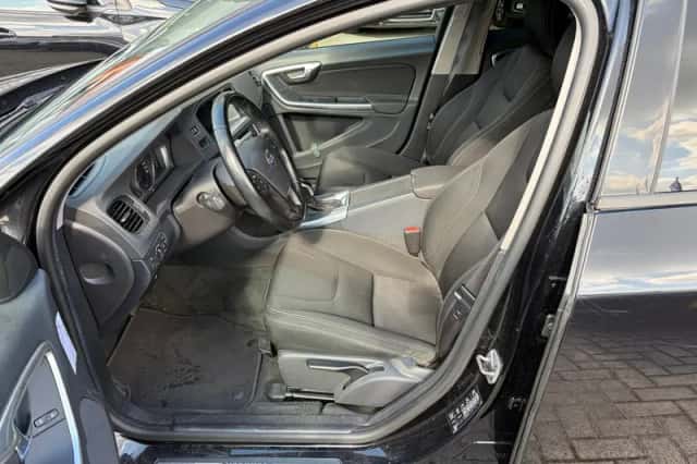 Volvo V60 (2014) thumbnail 5