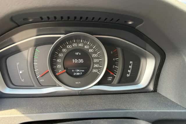 Volvo V60 (2014) thumbnail 6