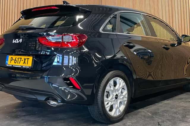 Kia Ceed (2022) thumbnail 5