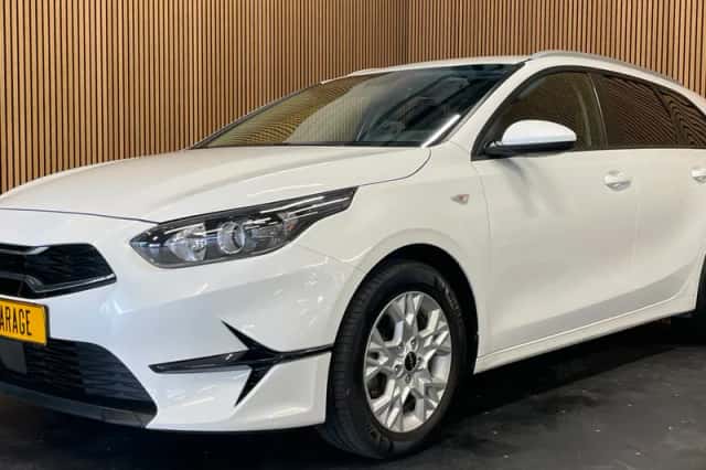Kia Ceed (2023) thumbnail 4