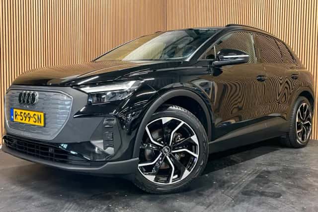 Audi Q4 e-tron (2022) thumbnail 1