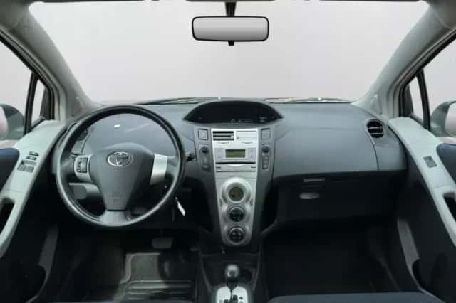 Toyota Yaris (2007) thumbnail 2
