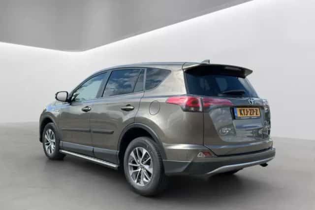 Toyota RAV4 (2018) thumbnail 4