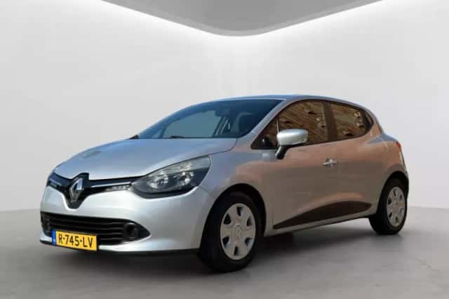 Renault Clio (2015) thumbnail 1