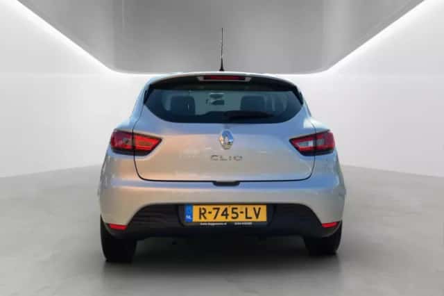 Renault Clio (2015) thumbnail 5