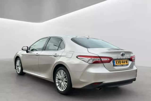 Toyota Camry (2021) thumbnail 4