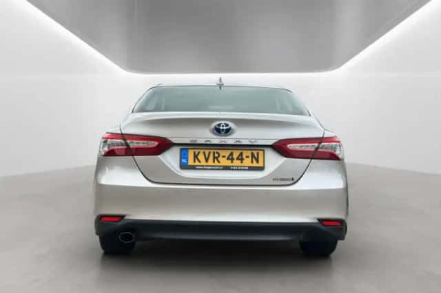 Toyota Camry (2021) thumbnail 5