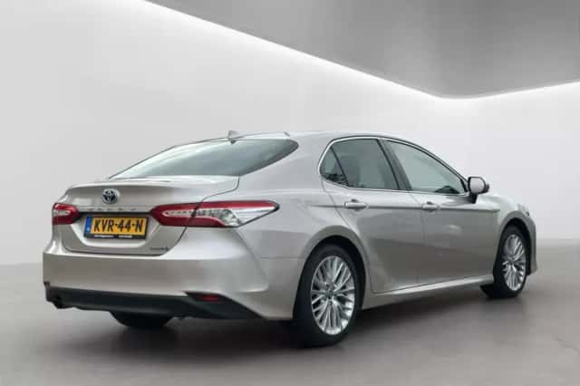 Toyota Camry (2021) thumbnail 6