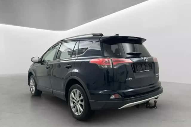 Toyota RAV4 (2018) thumbnail 2