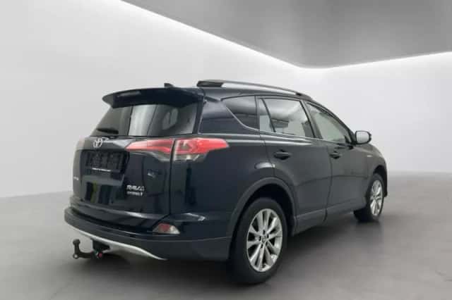 Toyota RAV4 (2018) thumbnail 3