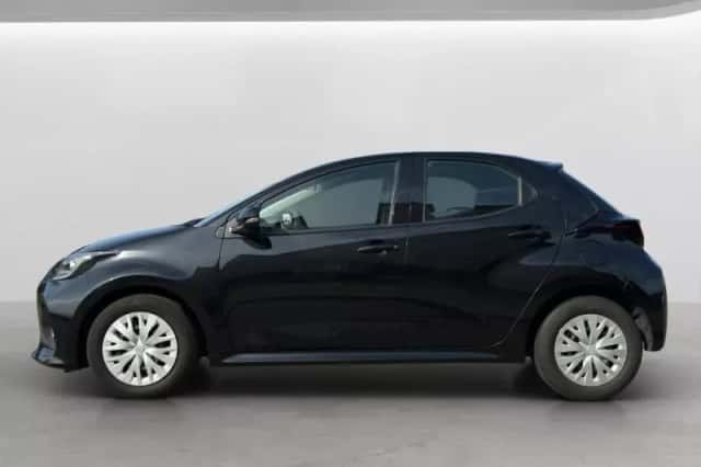 Toyota Yaris (2023) thumbnail 2