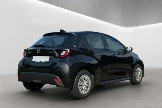 Toyota Yaris (2023) thumbnail 5