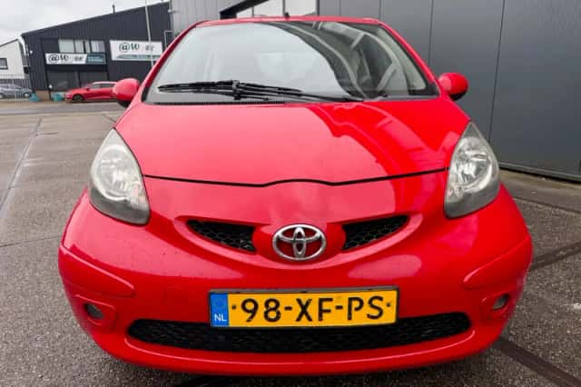 Toyota Aygo (2007) thumbnail 2