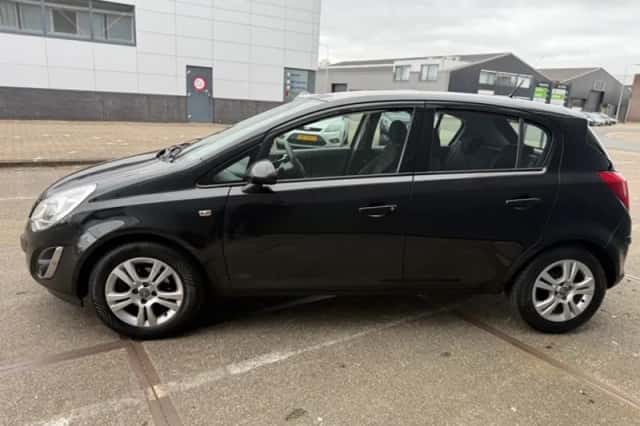 Opel Corsa (2013) thumbnail 4