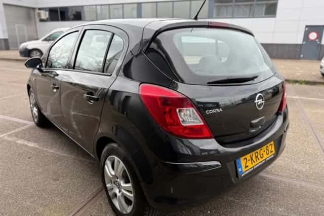 Opel Corsa (2013) thumbnail 5