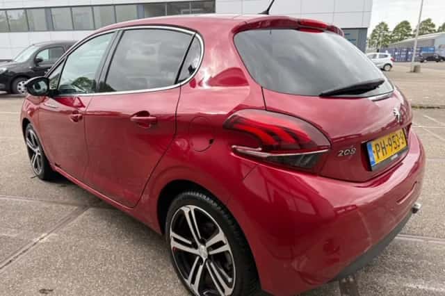 Peugeot 208 (2017) thumbnail 5