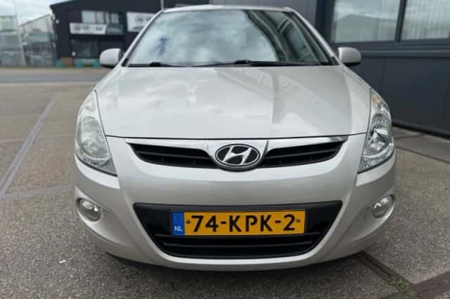 Hyundai i20 (2010) thumbnail 2