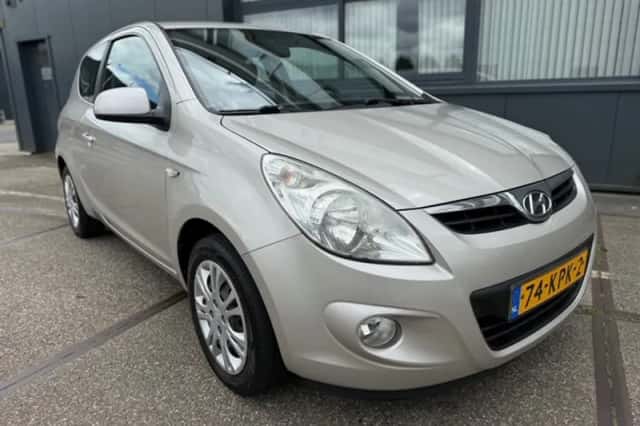 Hyundai i20 (2010) thumbnail 3