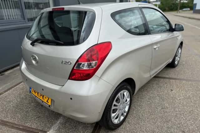 Hyundai i20 (2010) thumbnail 4