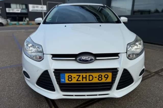 Ford Focus (2014) thumbnail 2