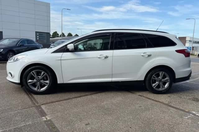 Ford Focus (2014) thumbnail 4