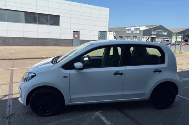 Volkswagen Up! (2014) thumbnail 4