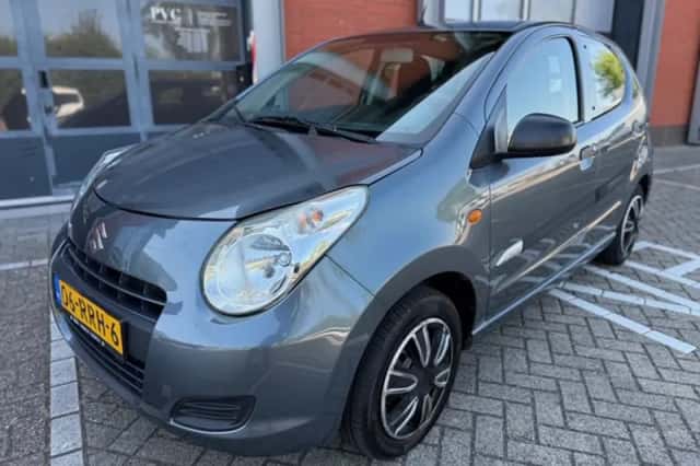 Suzuki Alto (2011) thumbnail 3