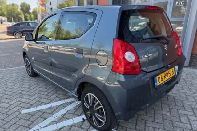 Suzuki Alto (2011) thumbnail 5