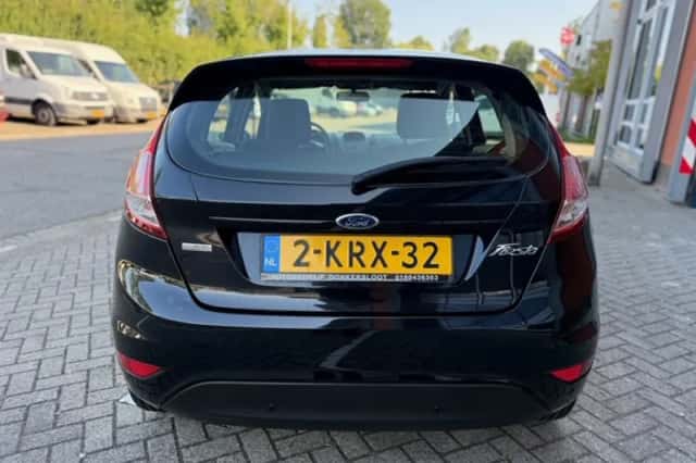 Ford Fiesta (2013) thumbnail 6