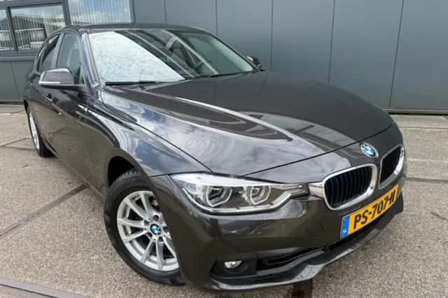 BMW 3-Serie (2017) thumbnail 1