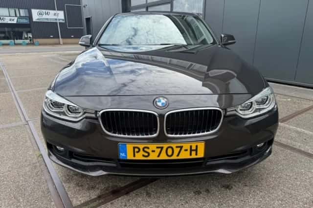 BMW 3-Serie (2017) thumbnail 2