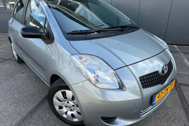 Toyota Yaris (2006) thumbnail 1