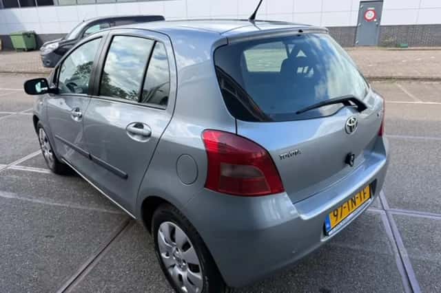 Toyota Yaris (2006) thumbnail 5